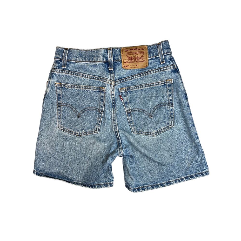 Vintage Levi's 550 denim jean mom shorts medium wash women's size 9
